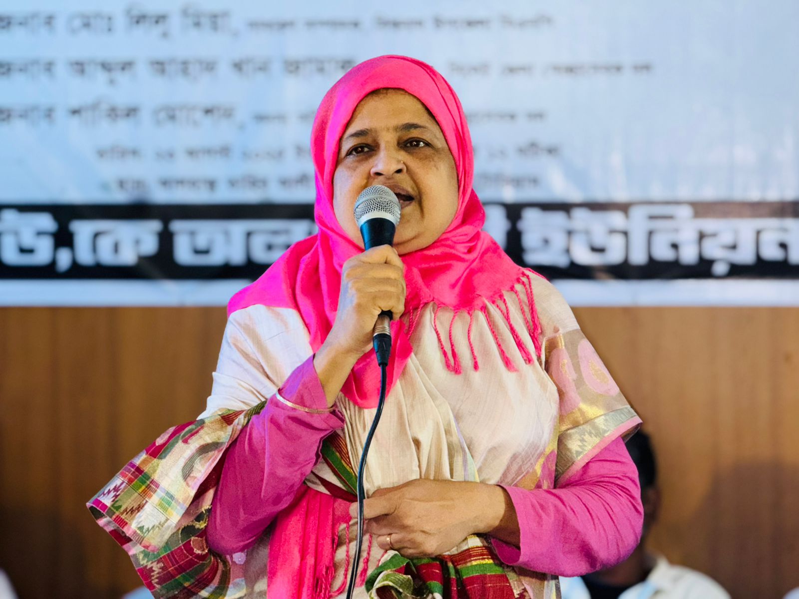 “নির্বাচন পেছাতে জিয়া পরিবারের বিরুদ্ধে ষড়যন্ত্র চলছে” — ইলিয়াসপত্নী লুনা