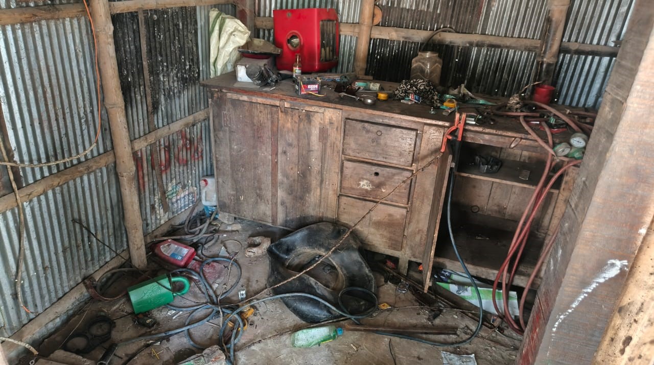 রাধানগরে দোকানঘর থেকে মালামাল চুরি, এলাকায় উৎকণ্ঠা