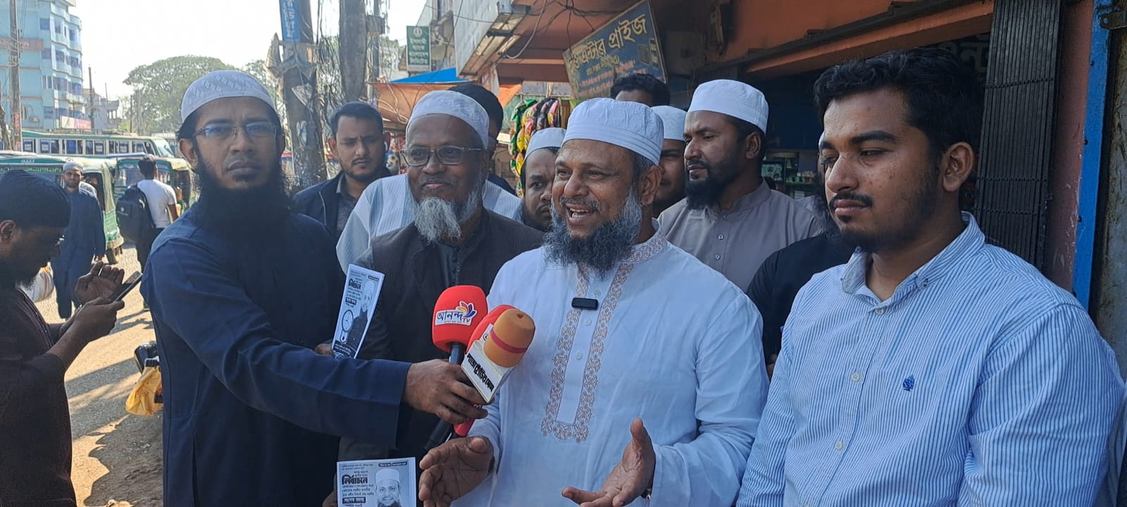 মৌলভীবাজারে দেয়ালঘড়ির গণসংযোগে দক্ষিণ সুরমা মজলিস সভাপতির অংশগ্রহণ